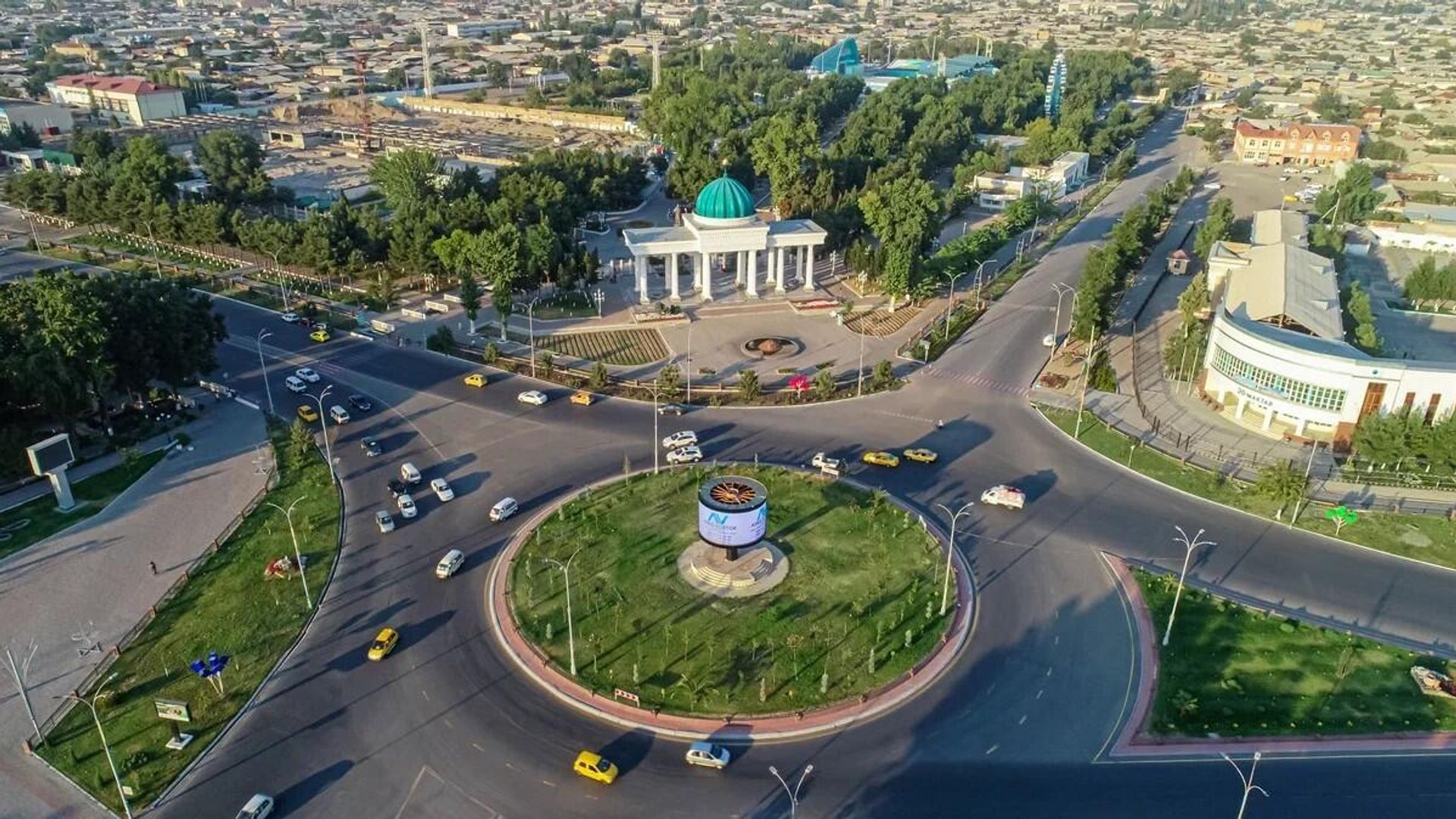 КОШУНАЛАР БАТ ӨНҮГҮҮНҮН ПАЙДУБАЛЫН КУРУП ЖАТЫШАТ